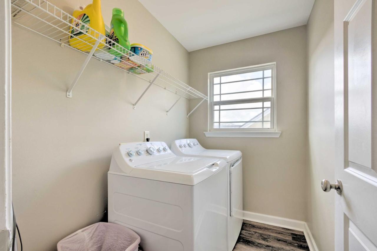 Spacious Pooler Home With Family-Friendly Perks Саванна Экстерьер фото