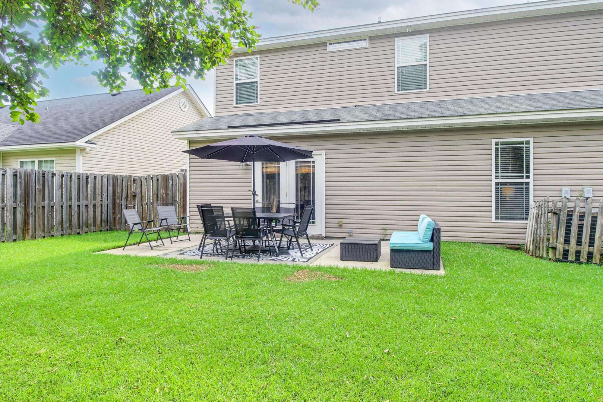 Spacious Pooler Home With Family-Friendly Perks Саванна Экстерьер фото